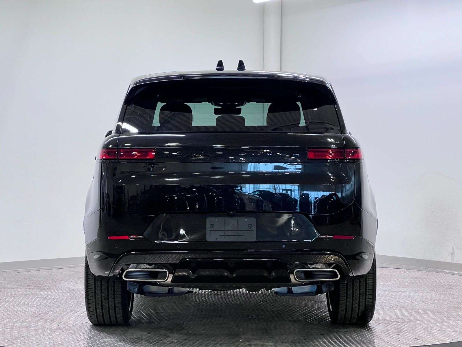 2026 Land Rover Range Rover Sport P460E DYNAMIC SE | PLUG IN HYBRID thumb 6