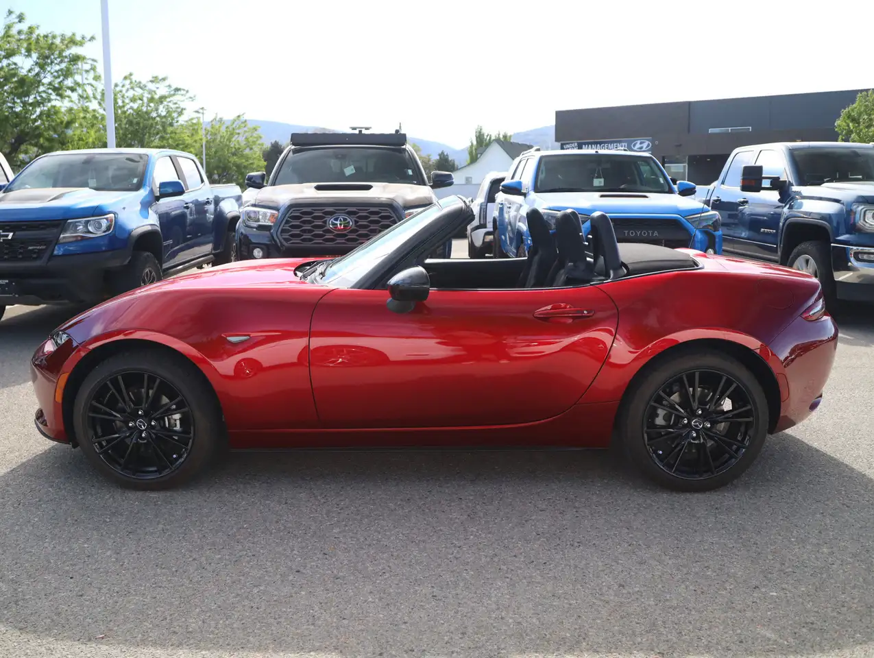 Mazda MX-5 Miata снимка Mazda MX-5 Miata