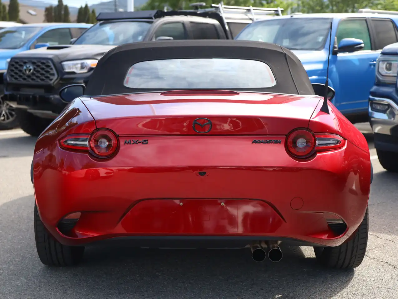 Mazda MX-5 Miata снимка Mazda MX-5 Miata