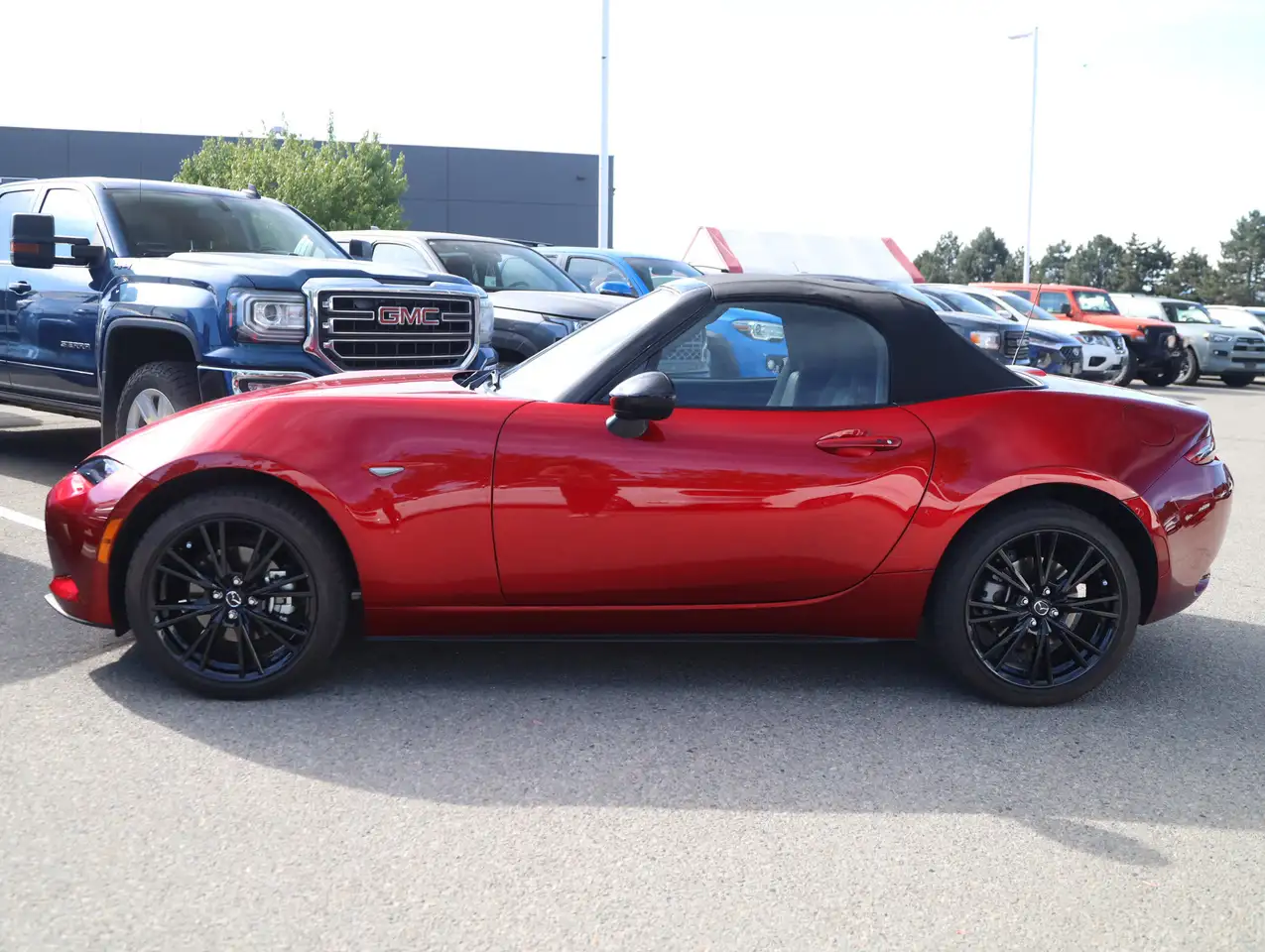 Mazda MX-5 Miata снимка Mazda MX-5 Miata