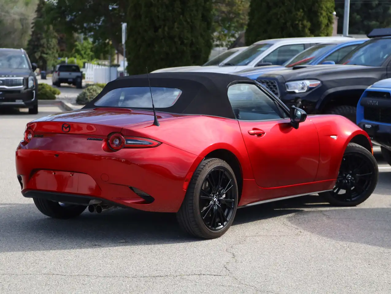 Mazda MX-5 Miata снимка Mazda MX-5 Miata