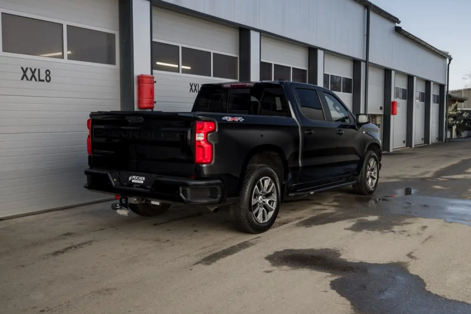 Chevrolet Silverado 1500 RST Crew Cab Short Box 4x4 Schwarz - 2