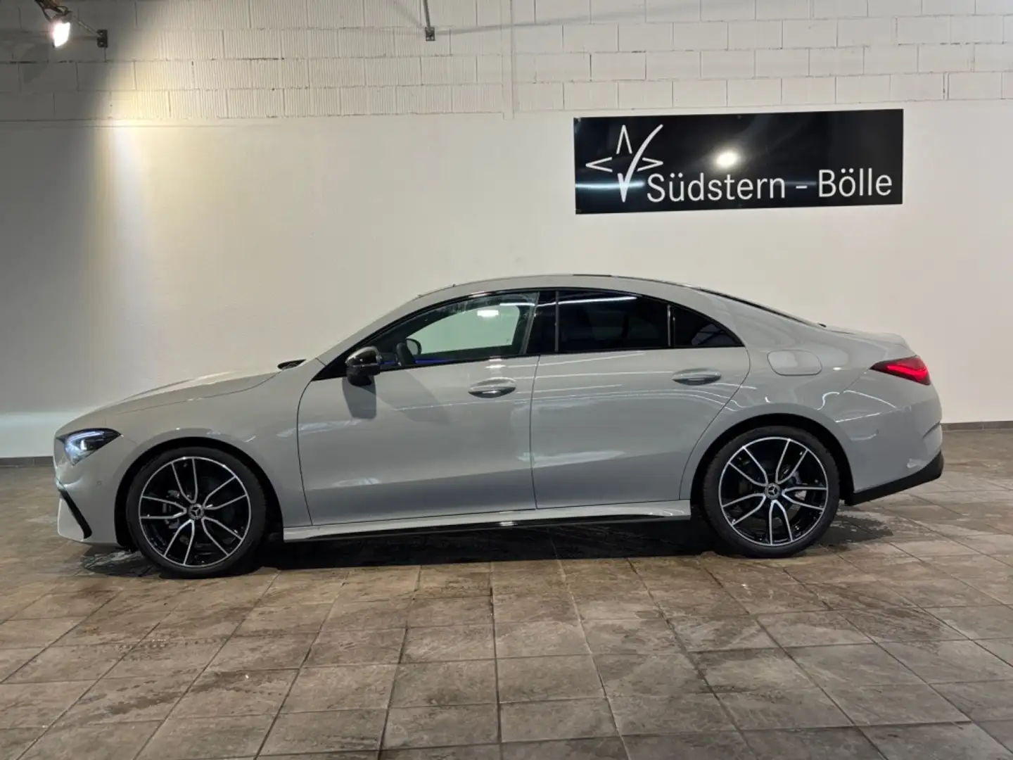 Mercedes-Benz CLA 180 Coupe AMG+AMBIENTE+MULTIBEAM+NIGHTP.+SHZ Gris - 2