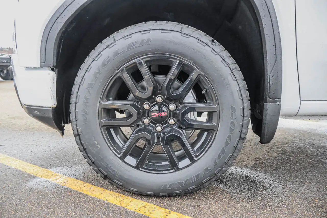 GMC Sierra 1500 снимка GMC Sierra 1500