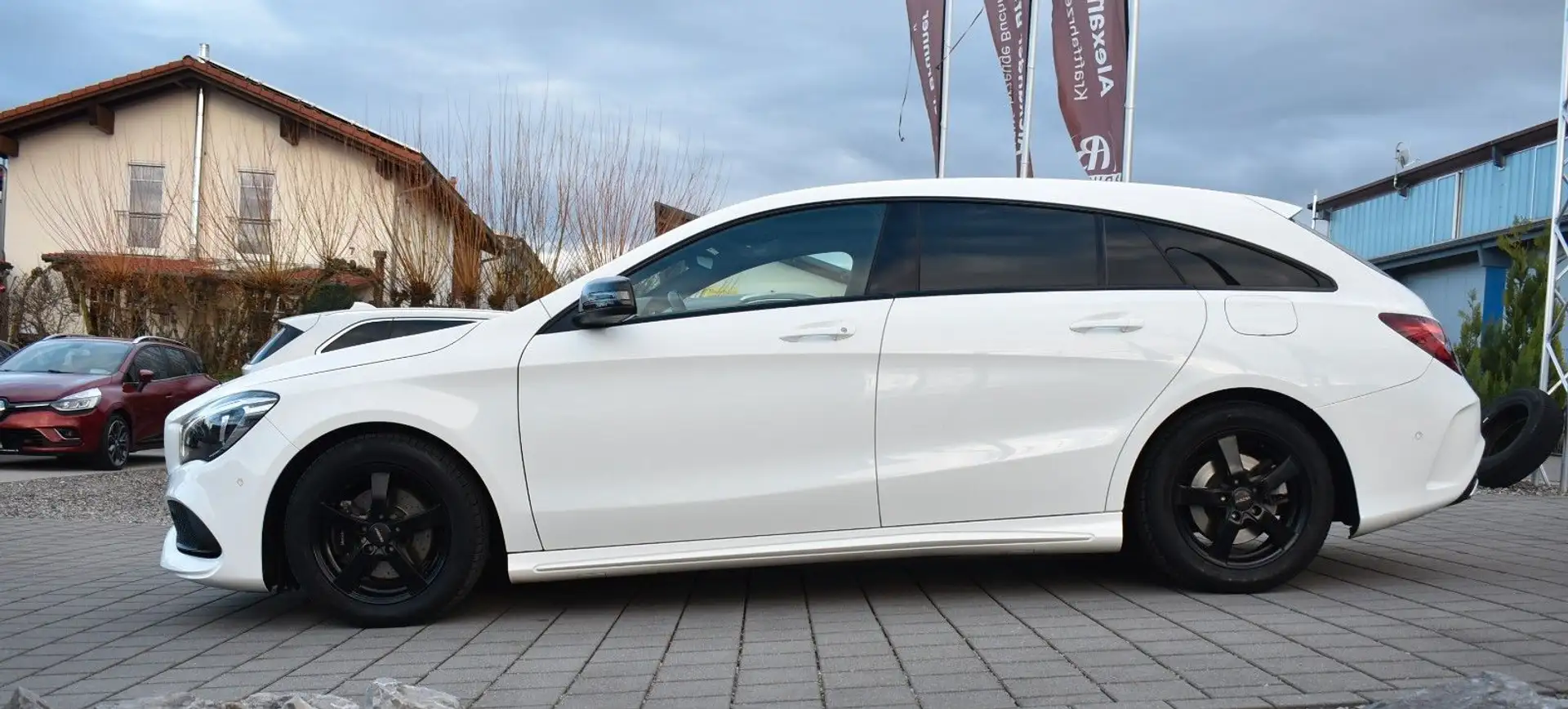 Mercedes-Benz CLA 200 AMG Line/Panorama Weiß - 1
