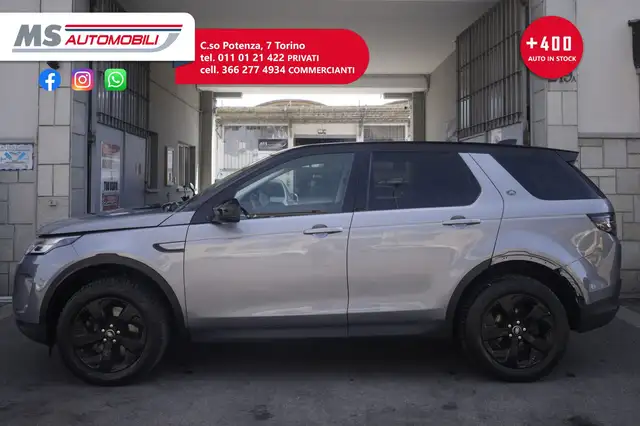 Land Rover Discovery Sport view 4