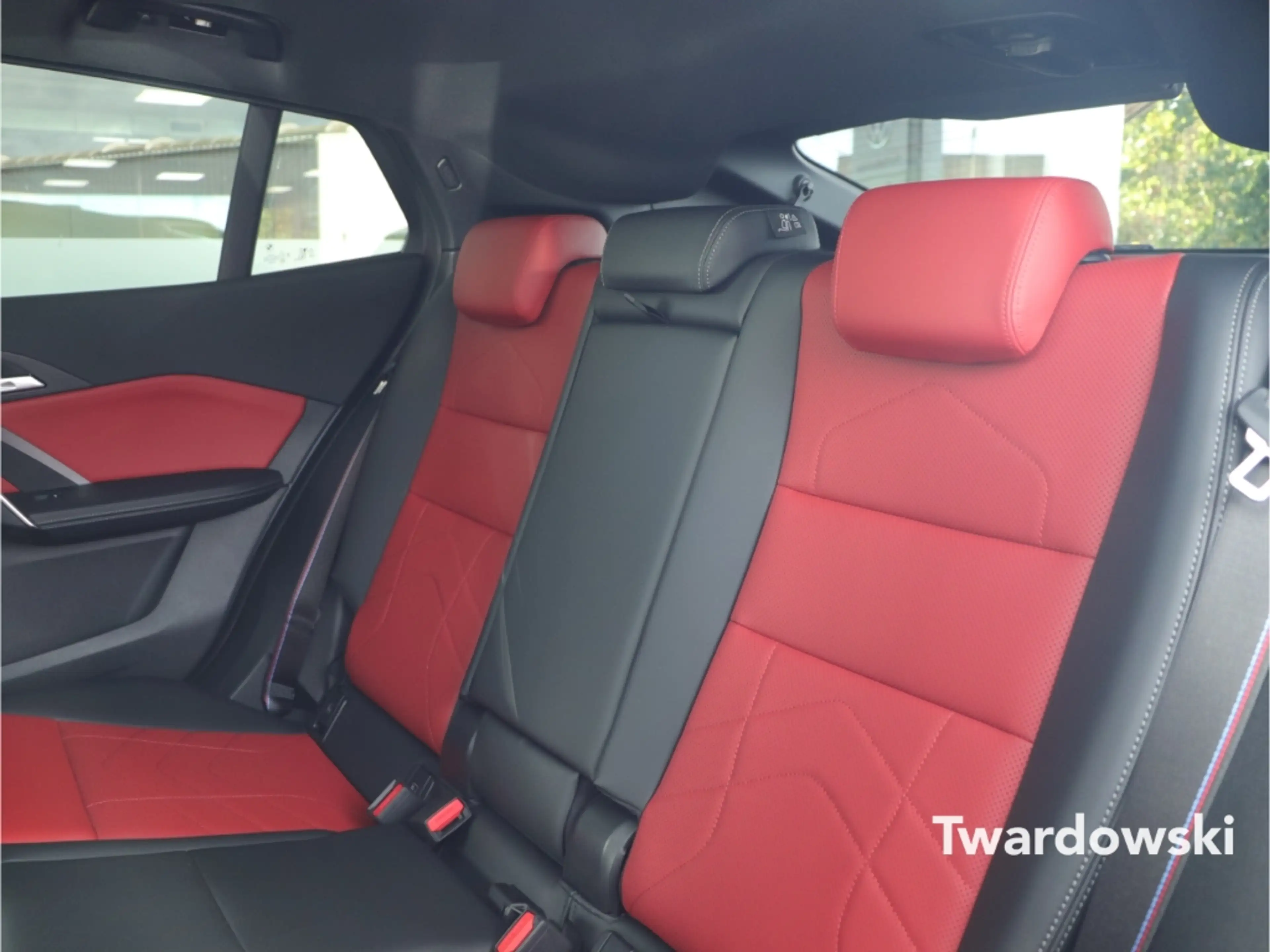 BMW X2 20d xDrive M Sport Leder Inno Pano HUD AHK — photo 10