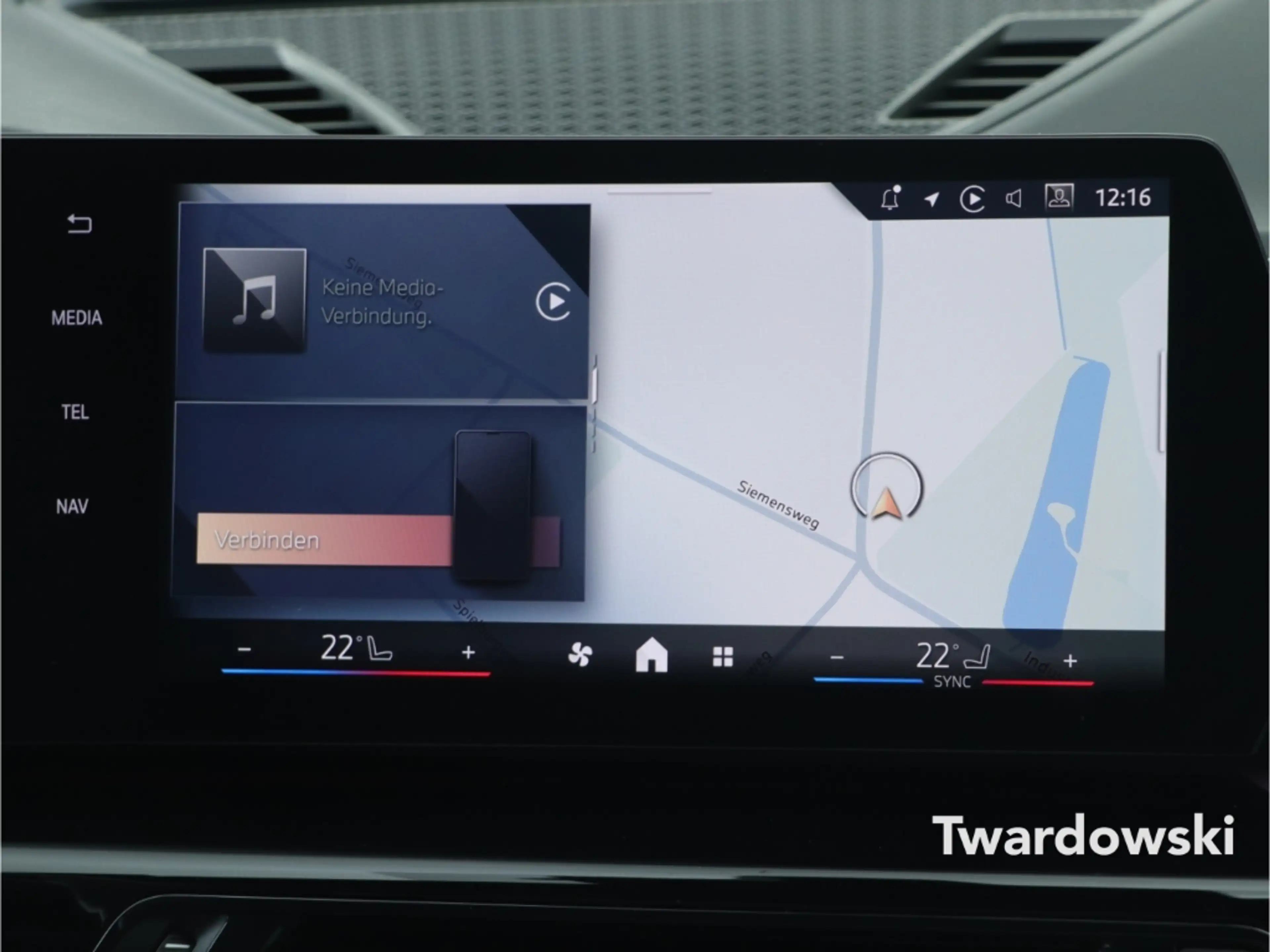 BMW X2 20d xDrive M Sport Leder Inno Pano HUD AHK — photo 15