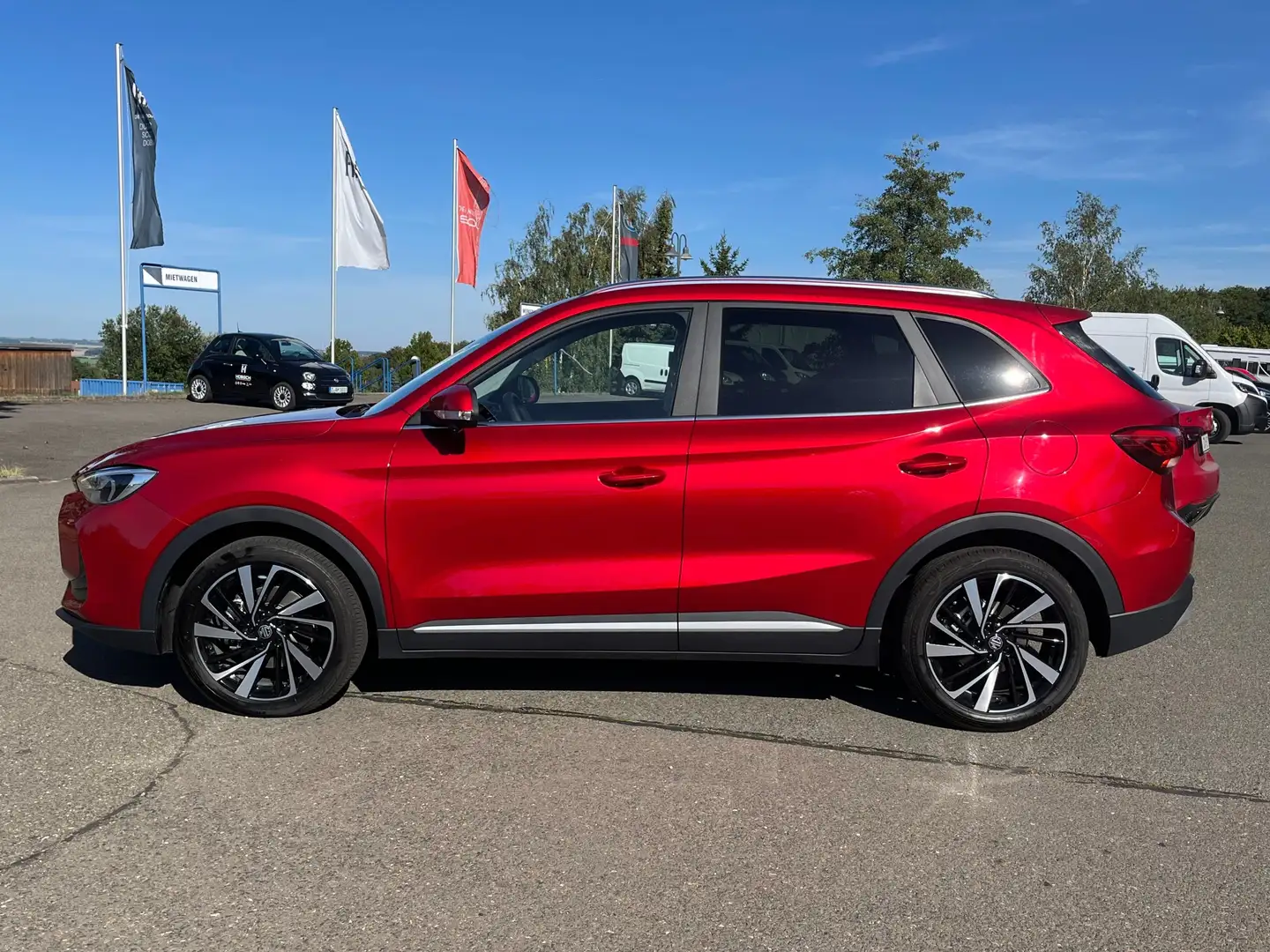 MG ZS 1.5 Hybrid+ 145 kW Luxury Rood - 2