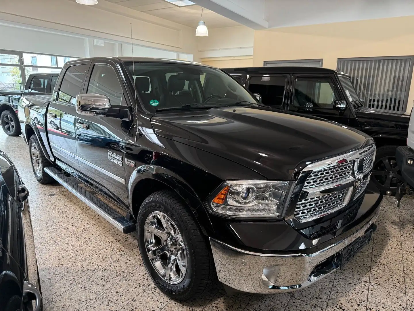 Dodge RAM 1500 °RAMBOX°LUFTFAHRWERK°BRD-FZG°LPG-PRINS° Schwarz - 2