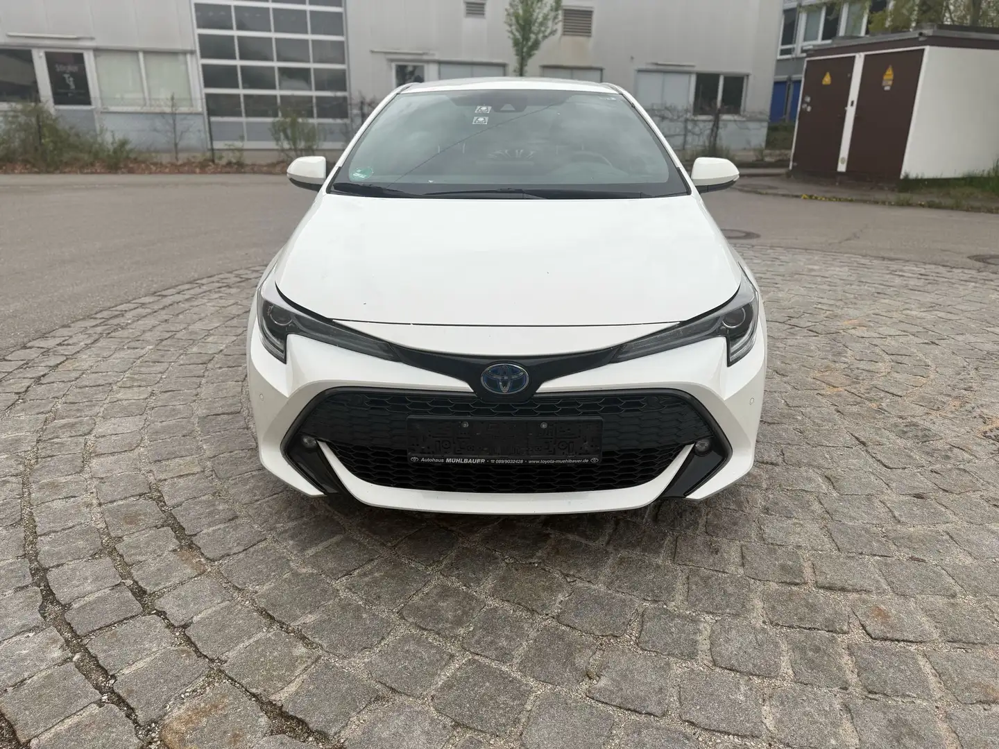Toyota Corolla Hybrid Club Wit - 1