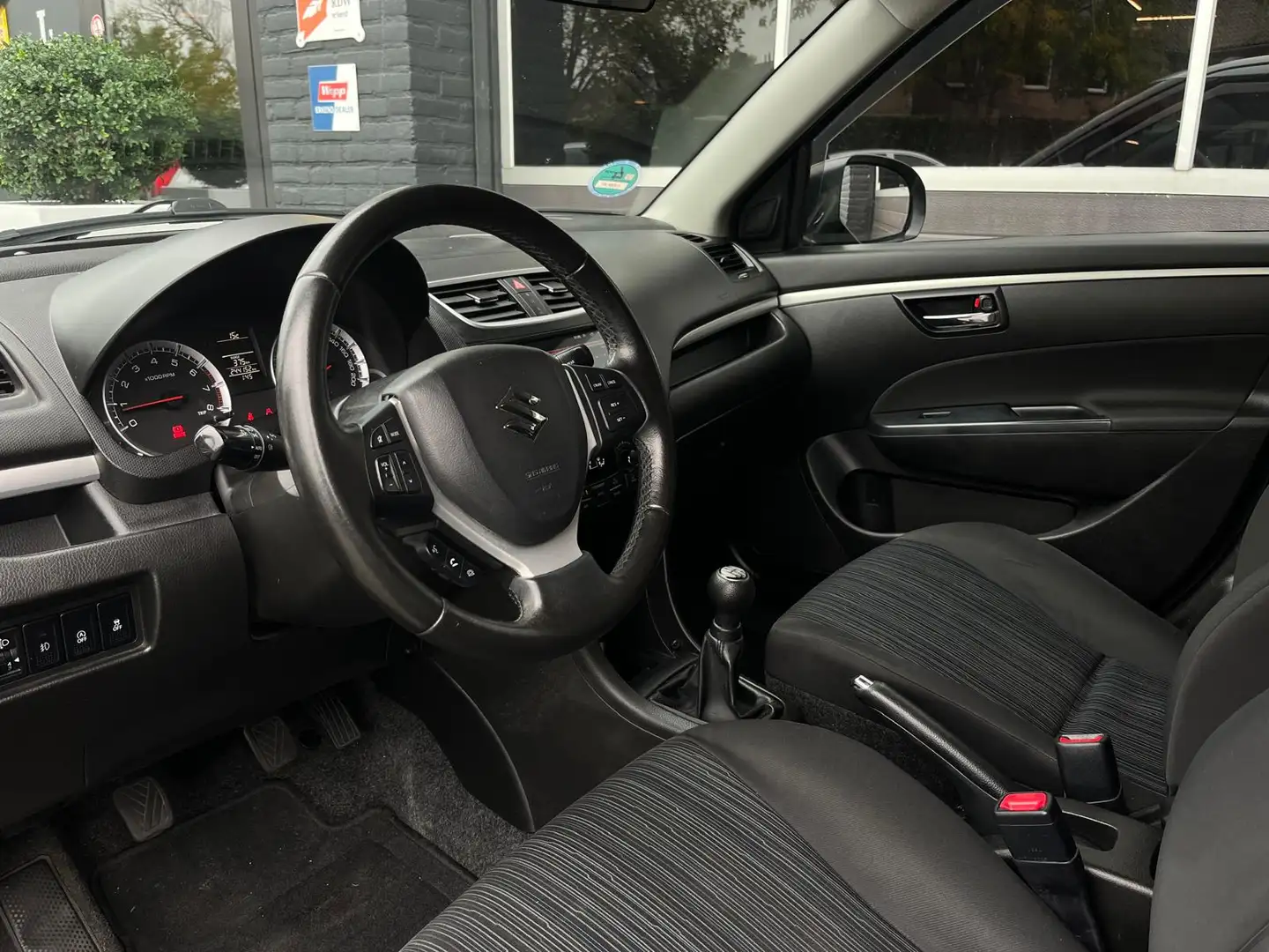Suzuki Swift 1.2 Exclusive, Airco, Bluetooth, Cruise, Navi, Key Bruin - 2