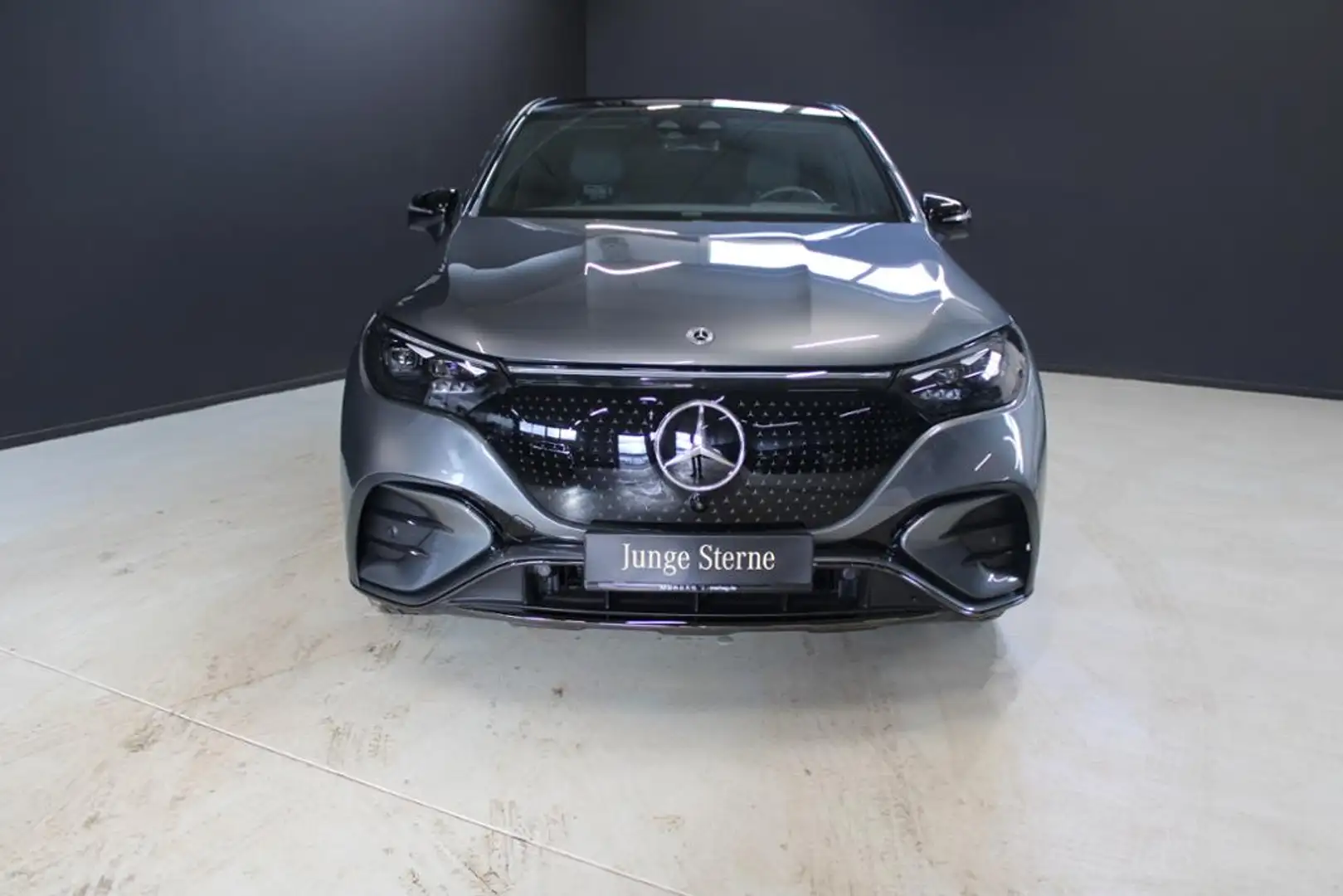 Mercedes-Benz EQE SUV *350 4M AMG Night Pano Digital Burm Dist Grau - 2