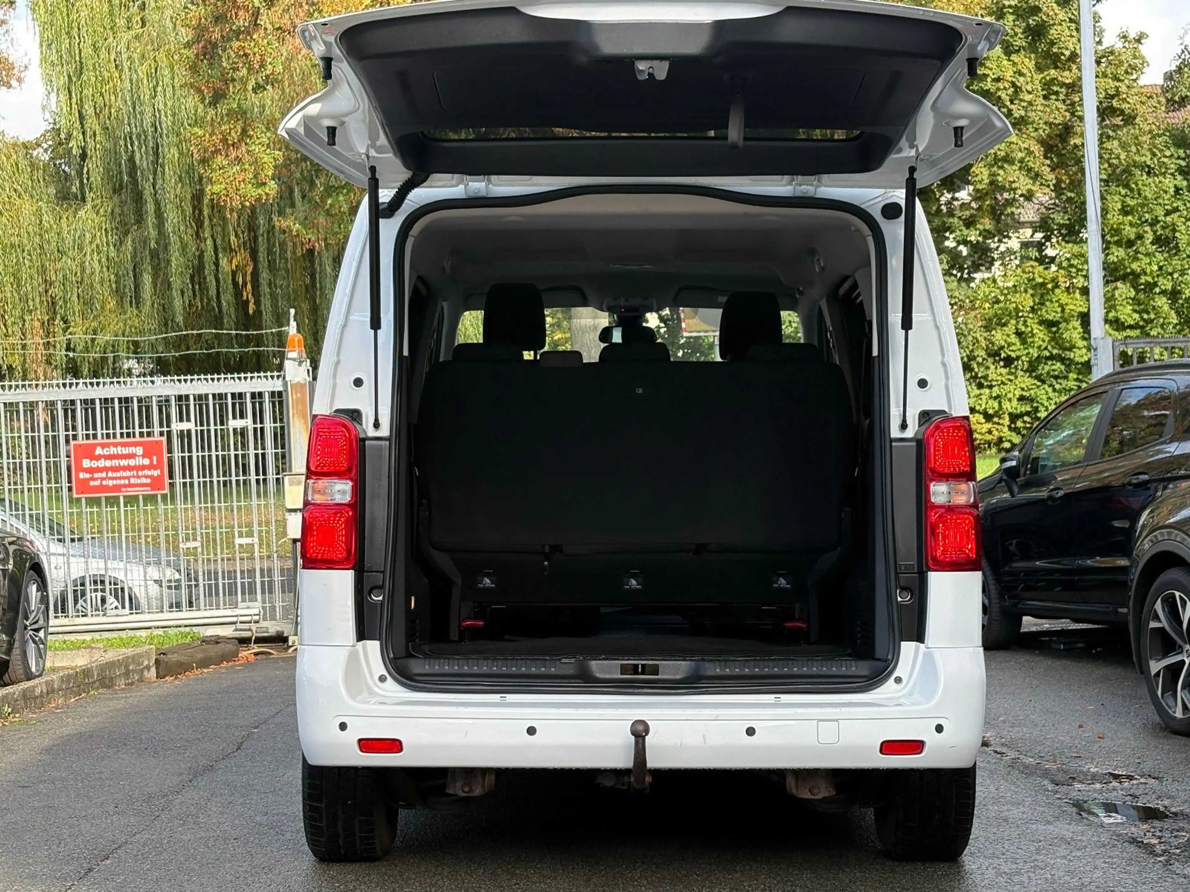 Peugeot Traveller 2.0 HDI L1 5.Sitzer Business NAVI AHK — photo 9