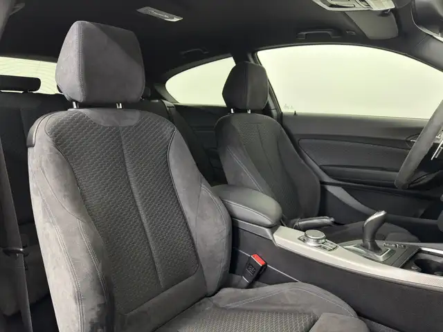 BMW 1 Series view 15