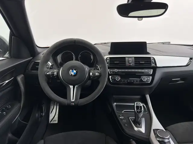 BMW 1 Series view 11