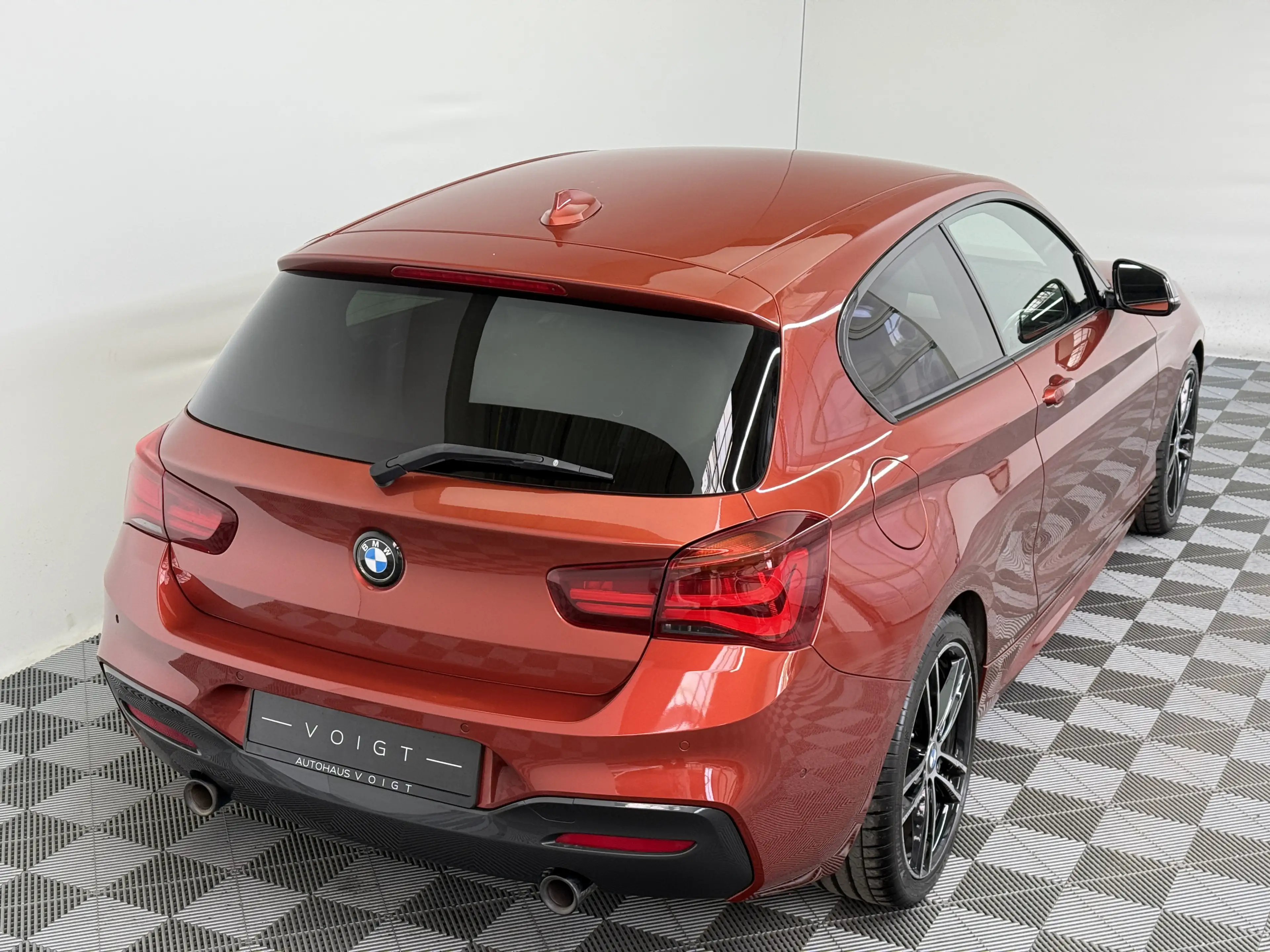 BMW 140 xDrive No-OPF|HiFi|DAB|LED|Keyless|Shadow| — photo 6