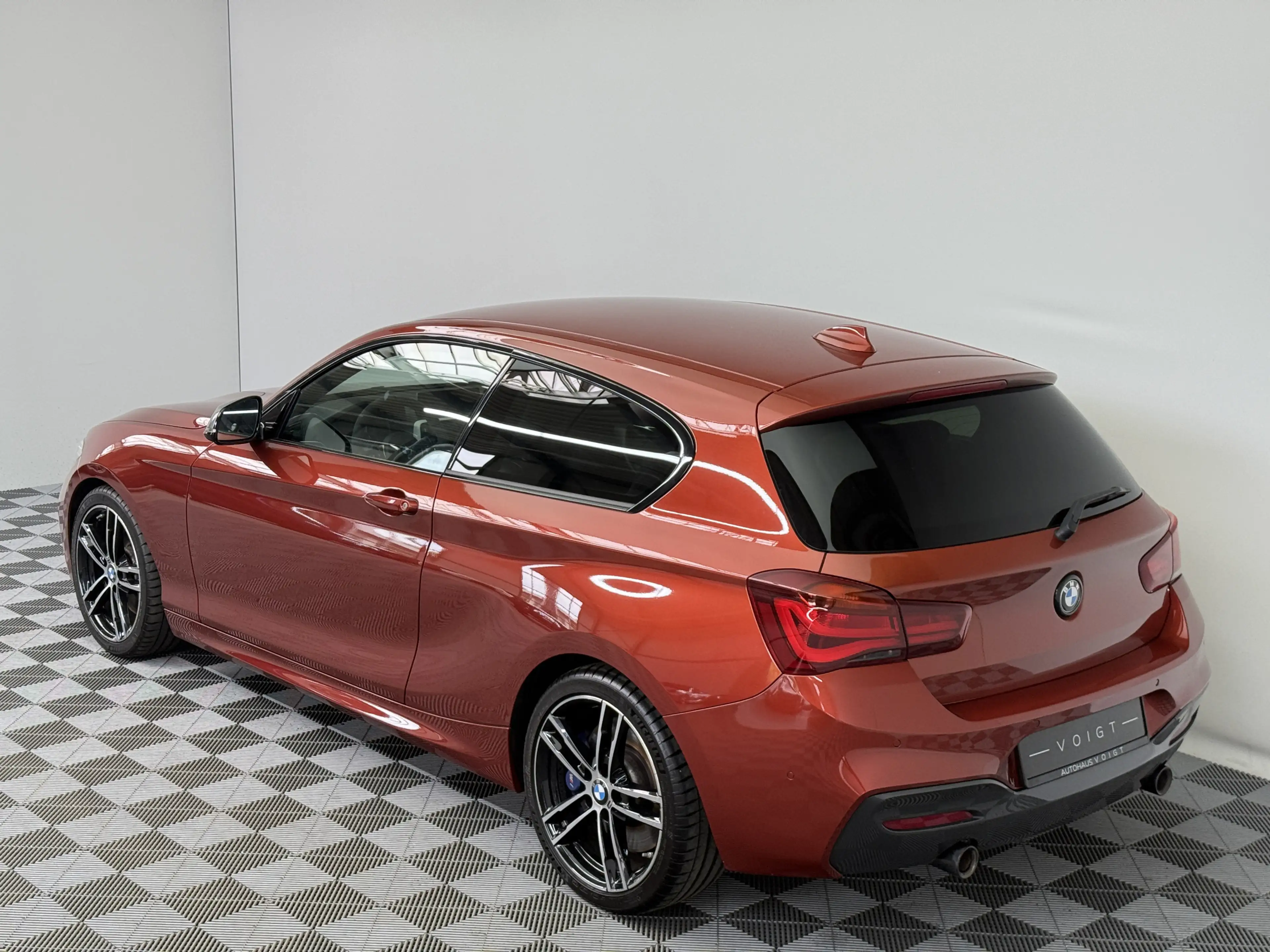 BMW 140 xDrive No-OPF|HiFi|DAB|LED|Keyless|Shadow| — photo 3