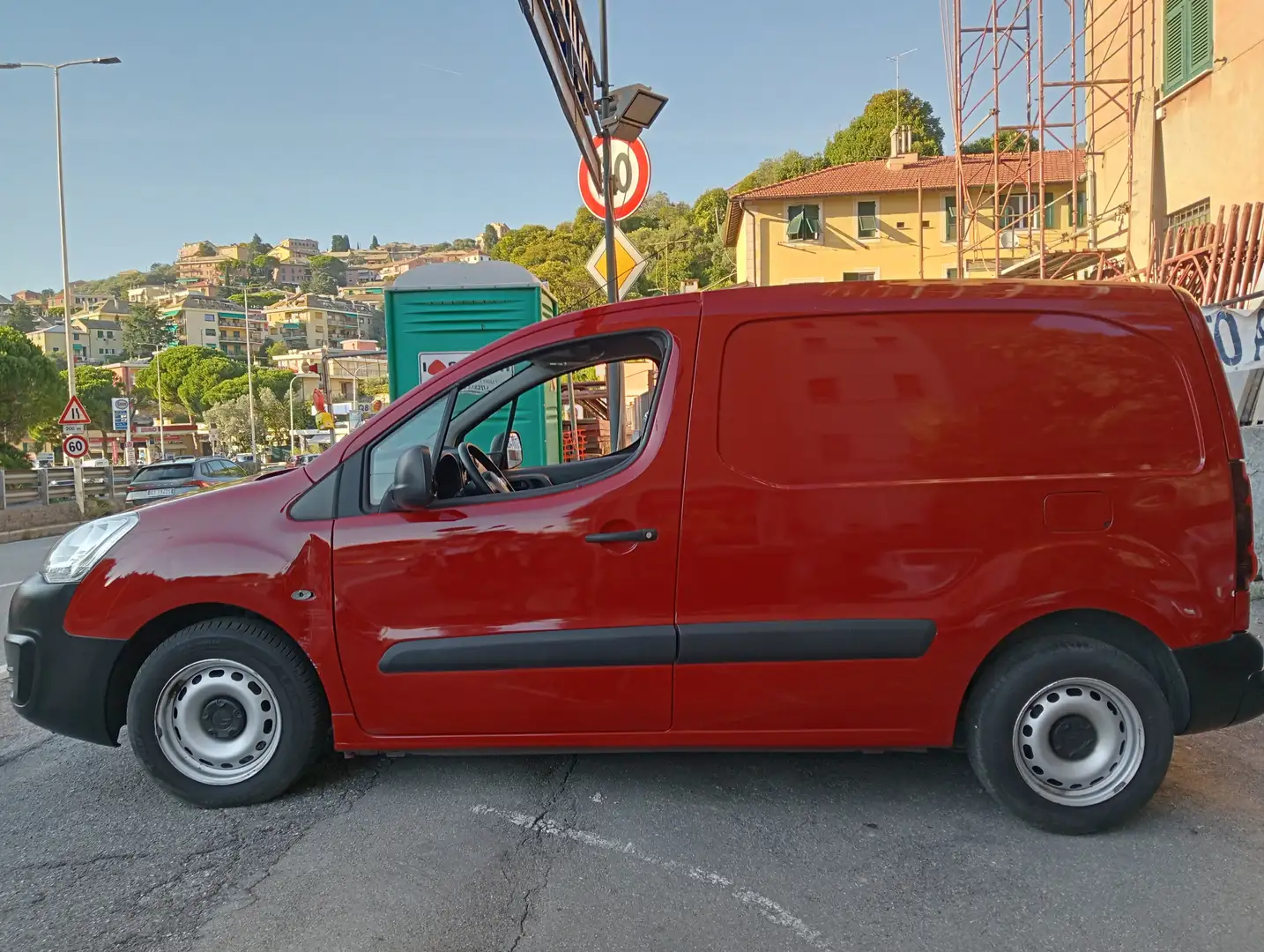 Citroen Berlingo Citroen Berlingo 1,6diesel 2017 3 posti euro 6 Rosso - 2