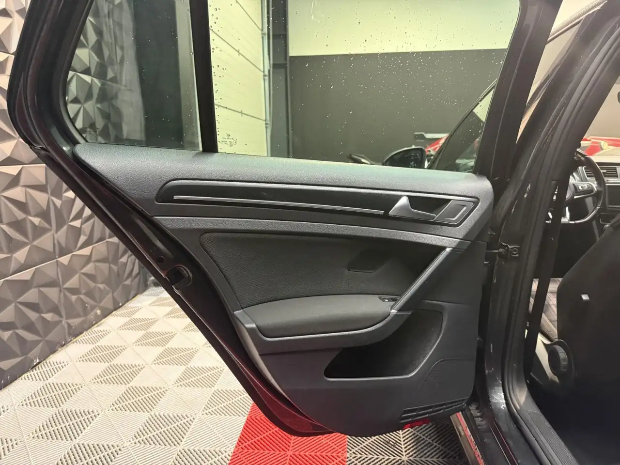 Volkswagen Golf GTI — photo 14