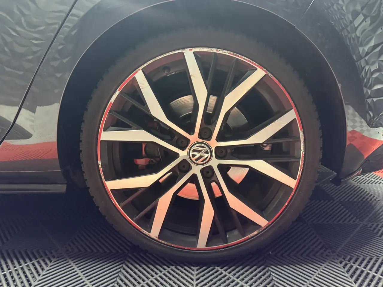 Volkswagen Golf GTI — photo 47