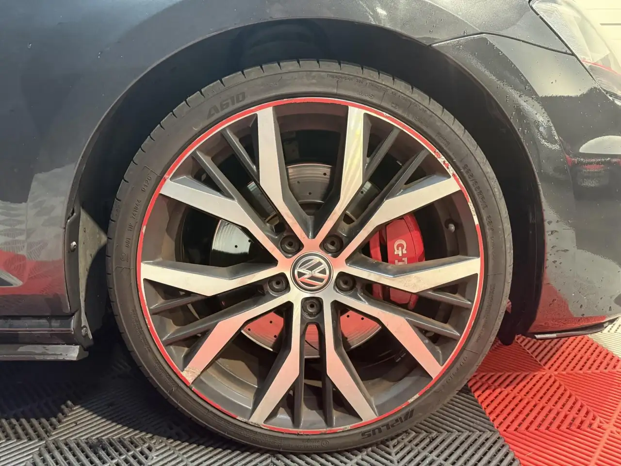 Volkswagen Golf GTI — photo 45