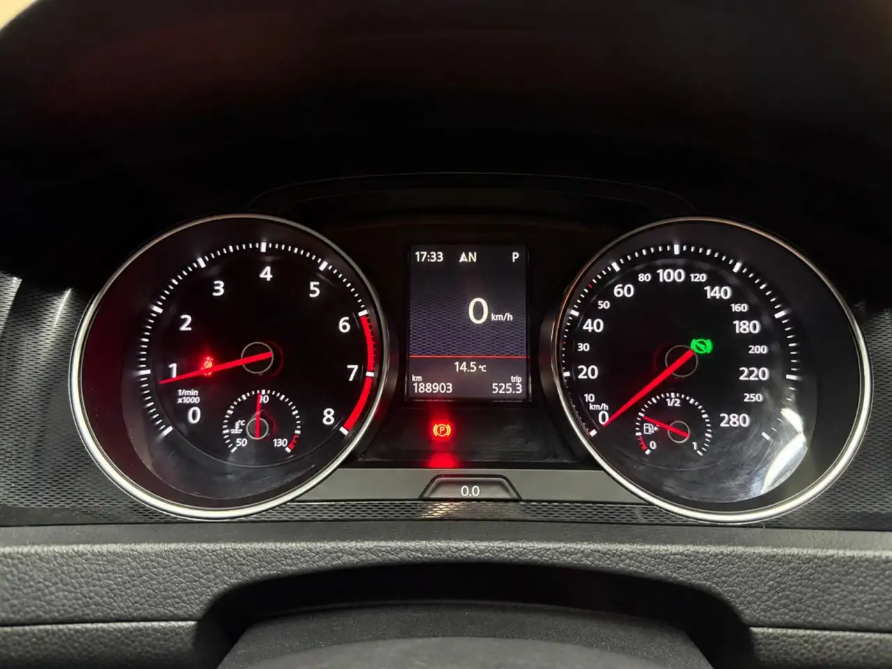 Volkswagen Golf GTI — photo 33