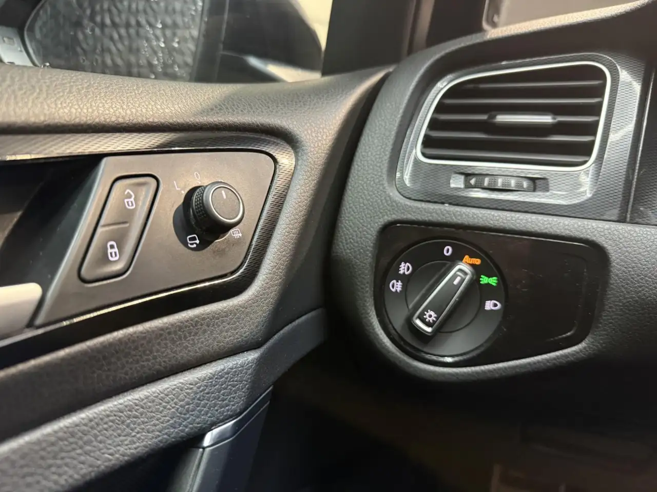 Volkswagen Golf GTI — photo 31