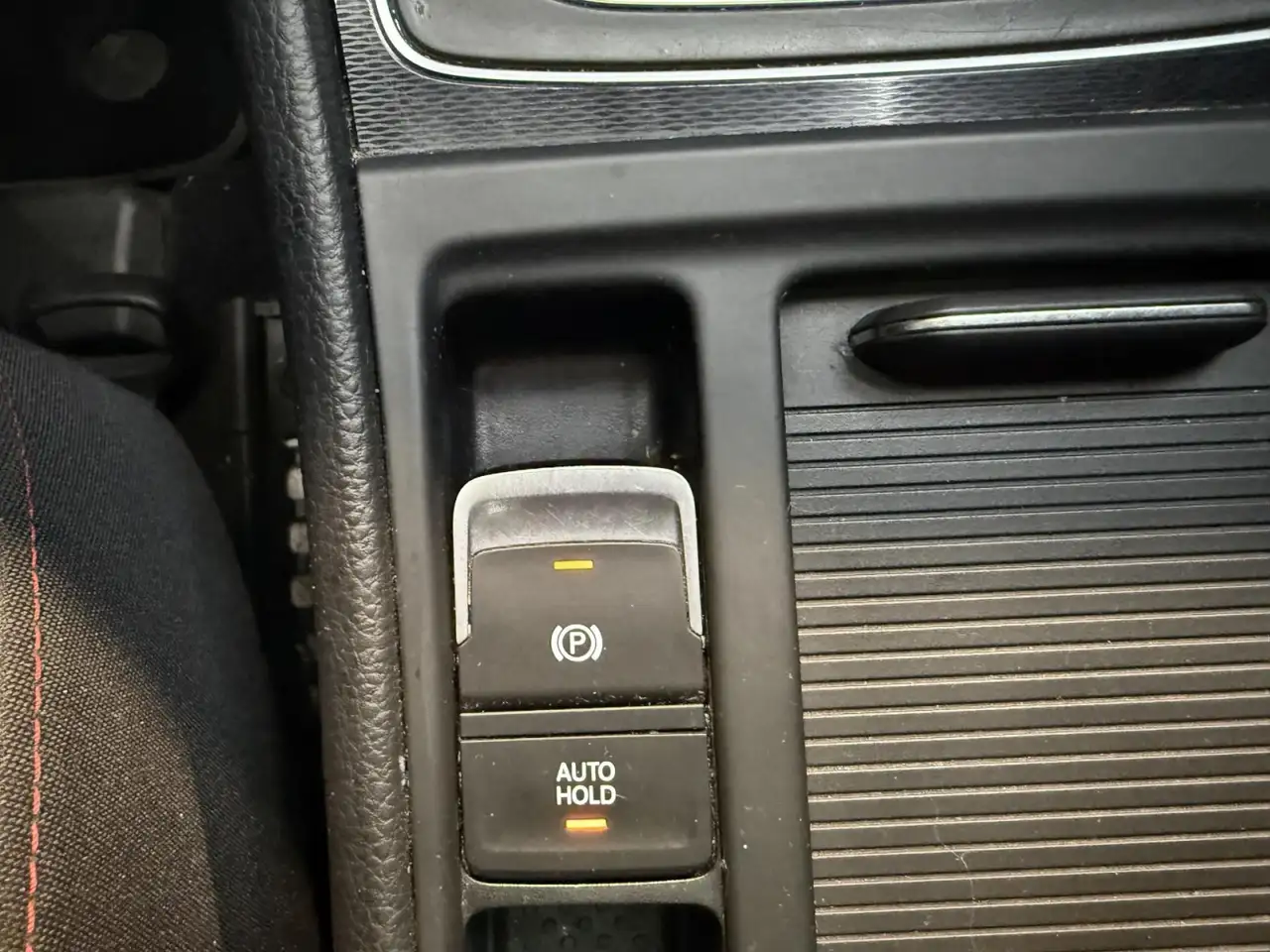 Volkswagen Golf GTI — photo 39