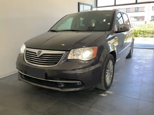 Lancia Voyager 2.8CRD Platinum 177 Aut.