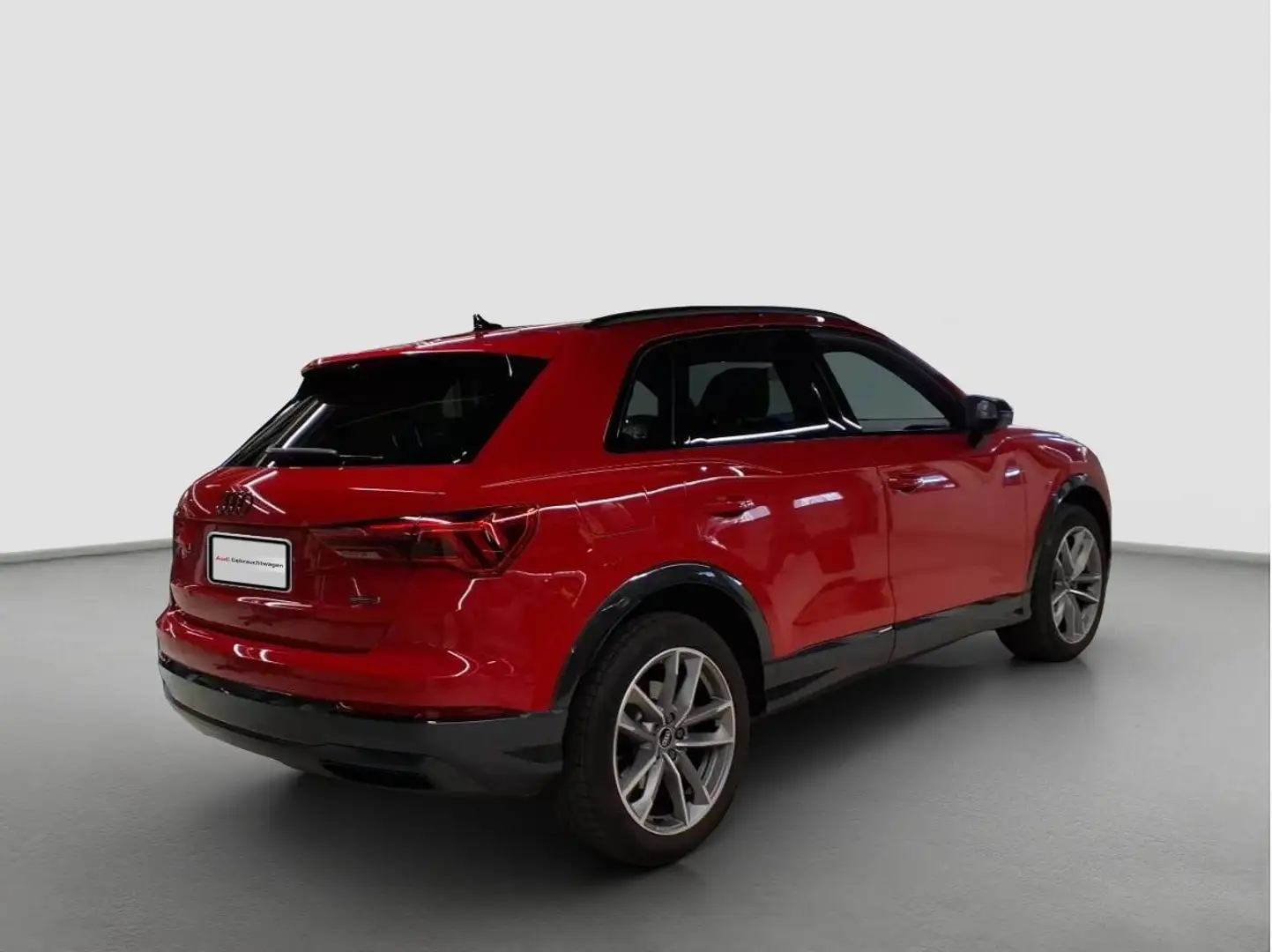 Audi Q3 S line 40 TFSI quat AHK Alcantara Naviplus PDC Rot - 2