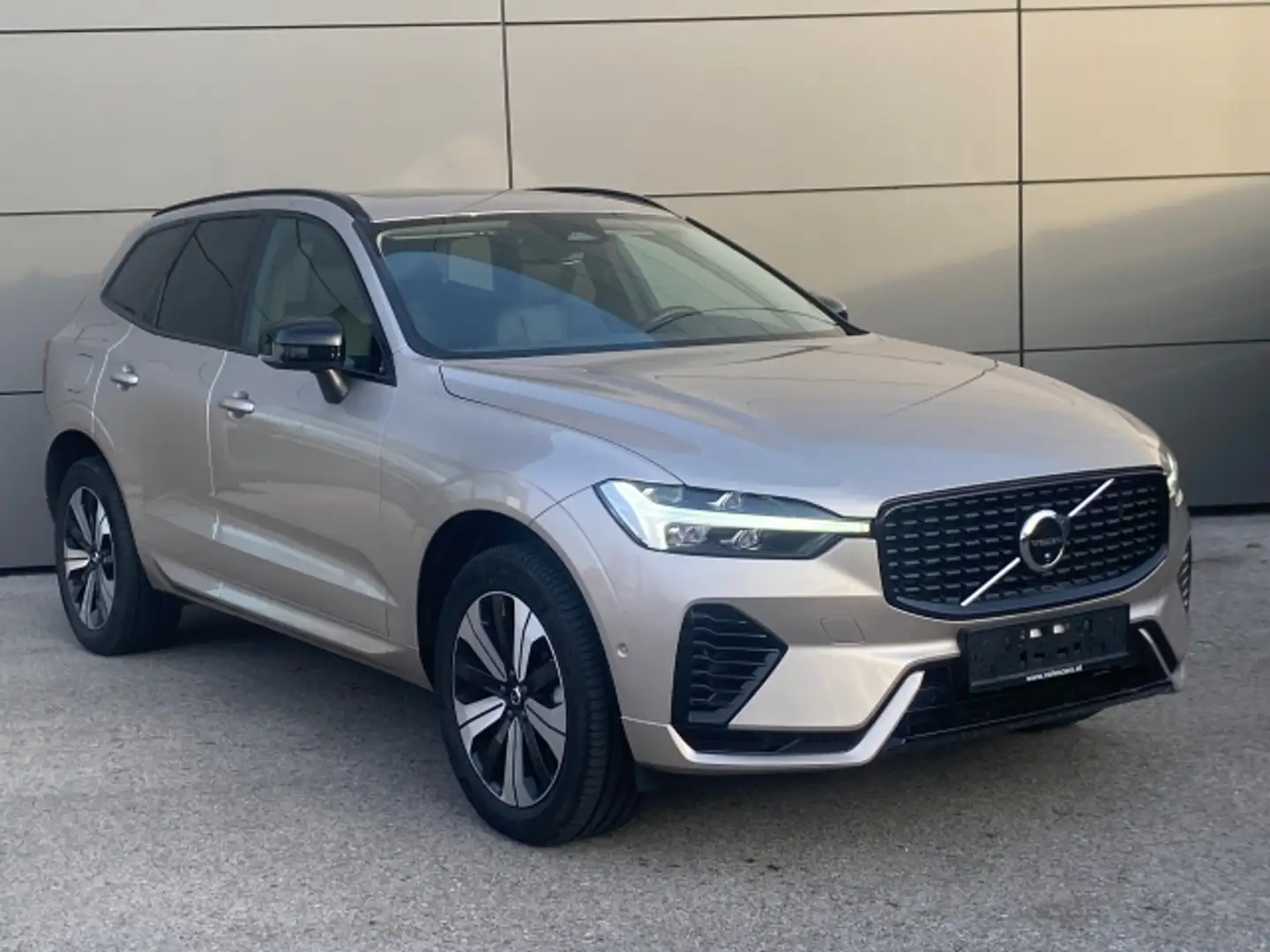 Volvo XC60 T6 AWD PHEV Plus Dark Aut. Or - 1