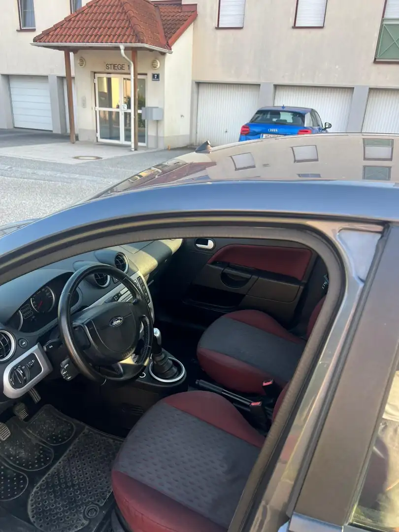 Ford Fiesta Fiesta Courier 1,8 Ds. Grijs - 1