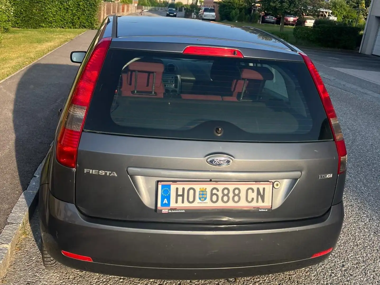 Ford Fiesta Fiesta Courier 1,8 Ds. Grijs - 2