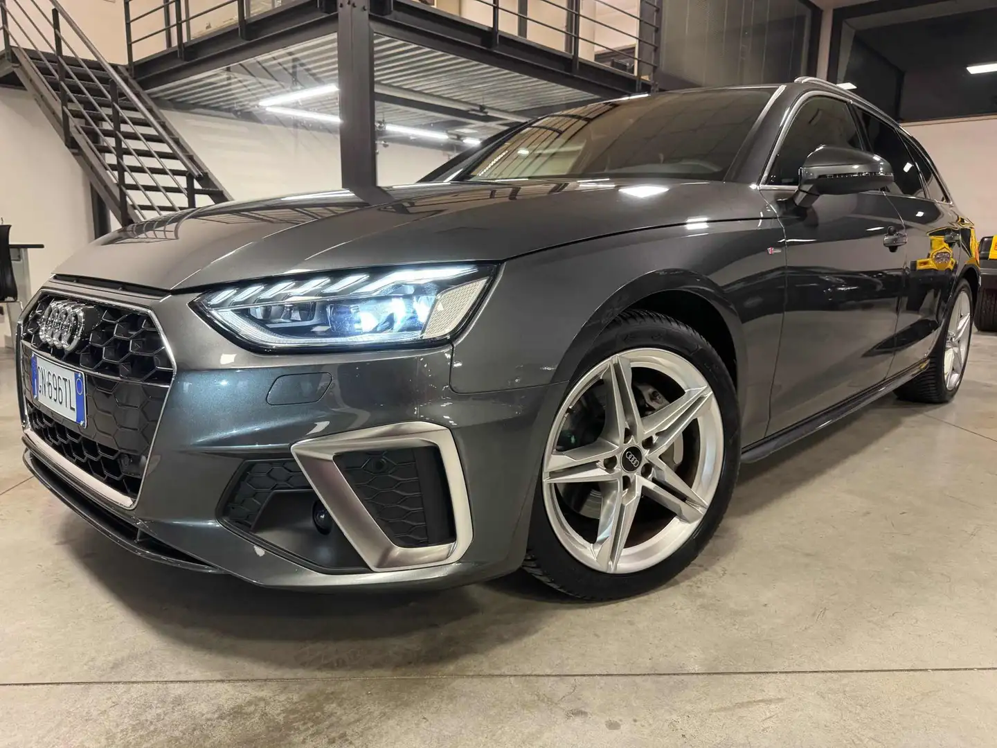 Audi A4 Avant 40 TDI quattro S tronic S line edition Grigio - 1