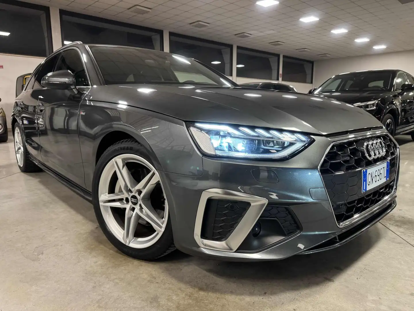 Audi A4 Avant 40 TDI quattro S tronic S line edition Grigio - 2