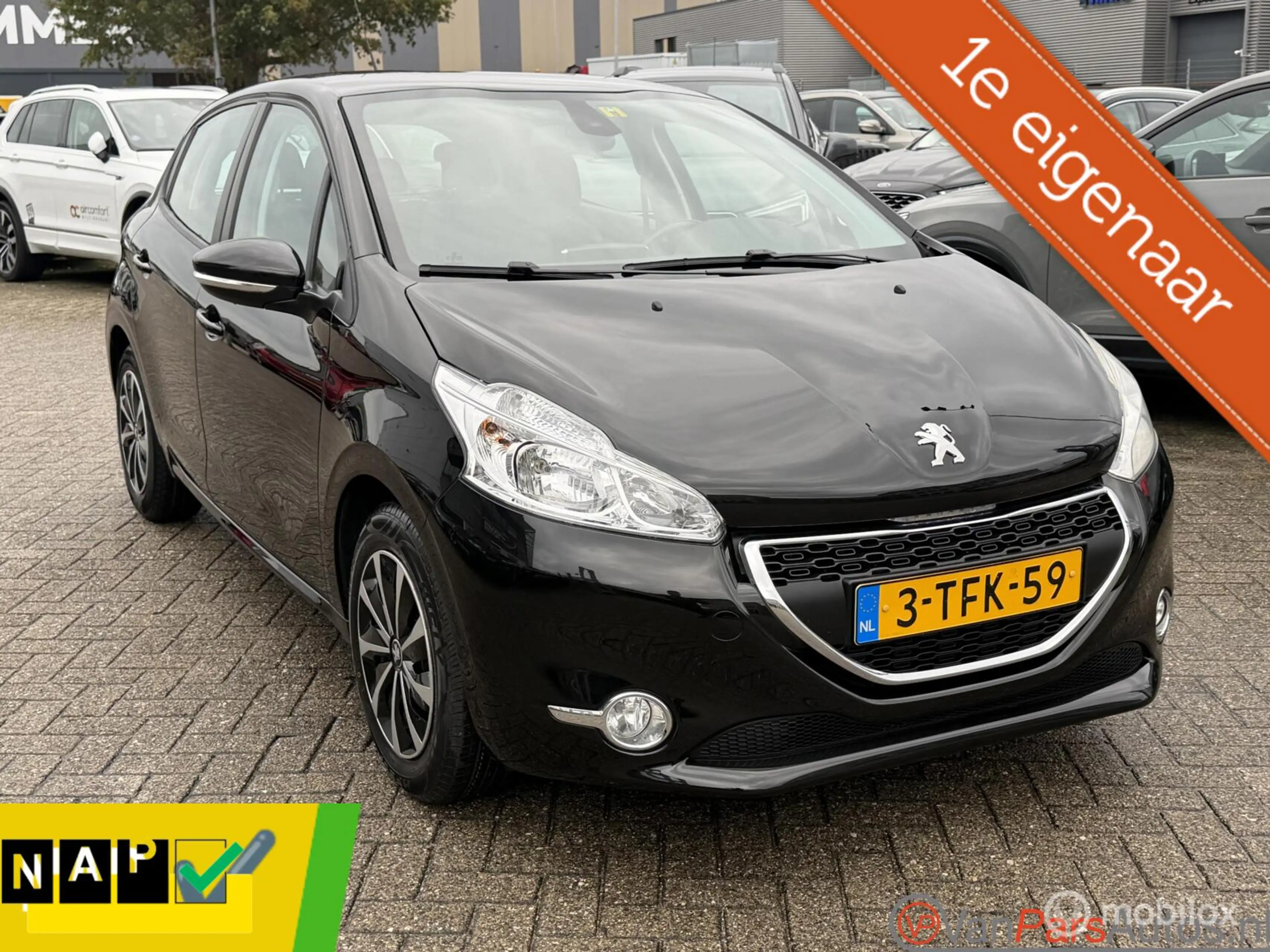 Peugeot 208 1.2 VTi Envy,Airco.Navi,Cruise,1e eigenaar