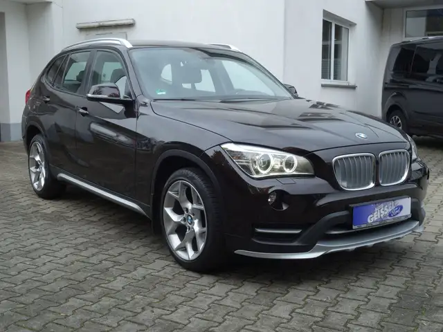 BMW X1 BMW X1 18i sDrive XLine Autom AHK Xenon Navi SHZ