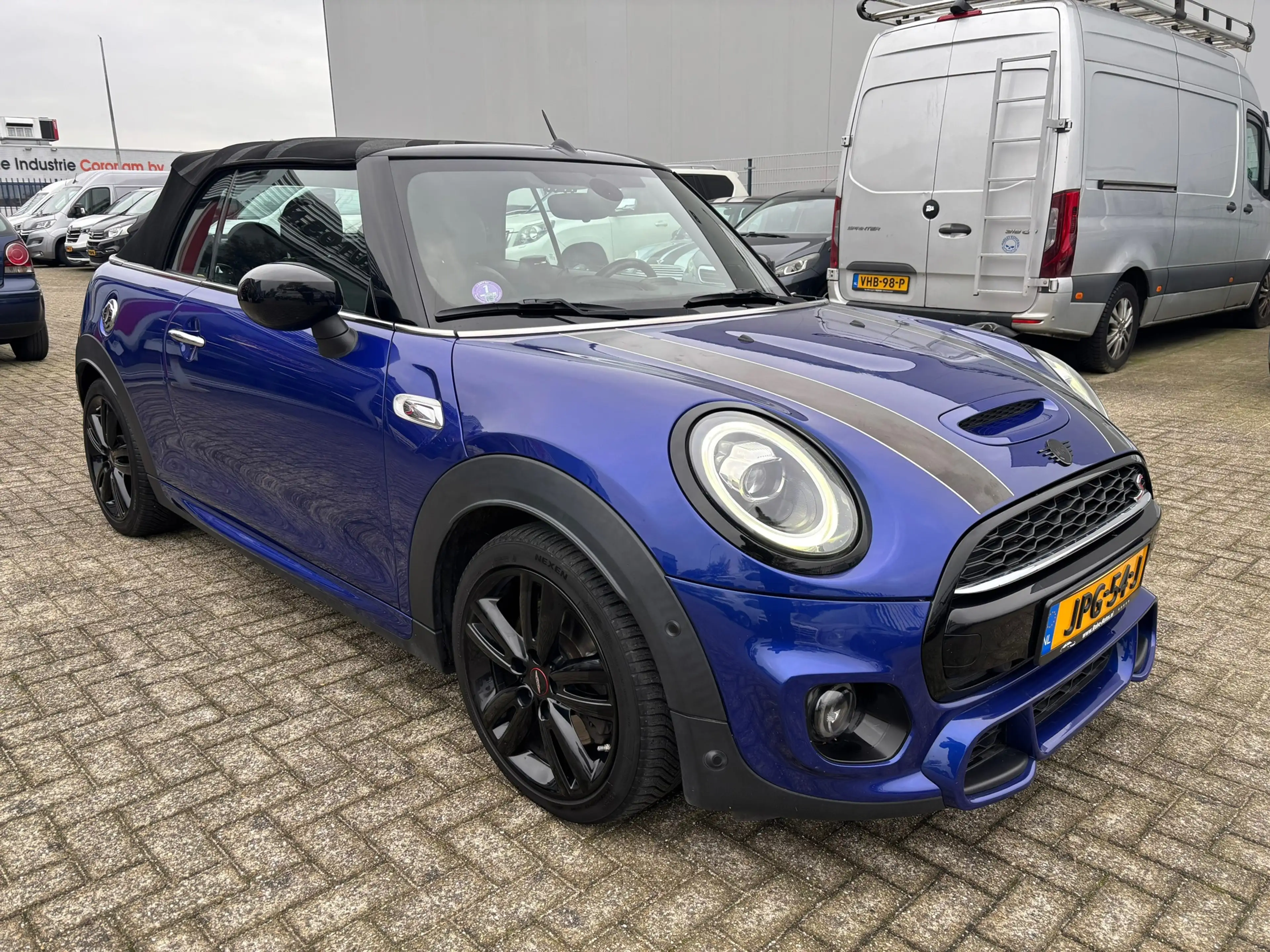 MINI Cooper S Cabrio Mini 2.0 Night Jack Edition — photo 3