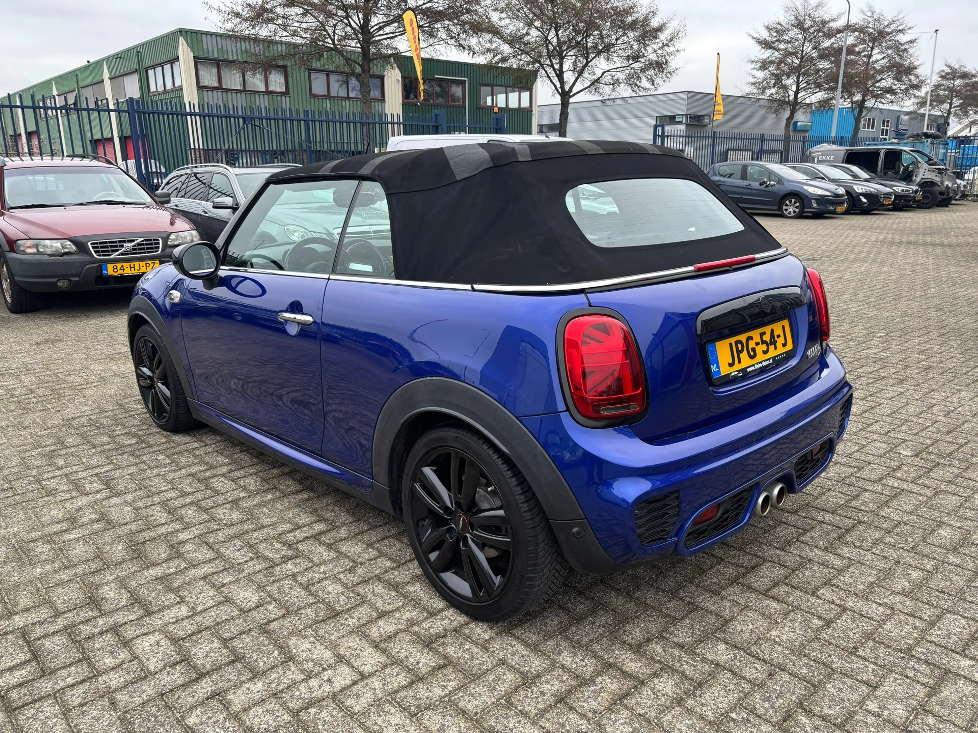 MINI Cooper S Cabrio Mini 2.0 Night Jack Edition — photo 7