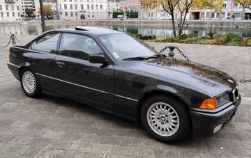 E36 325 i Coupé BVA