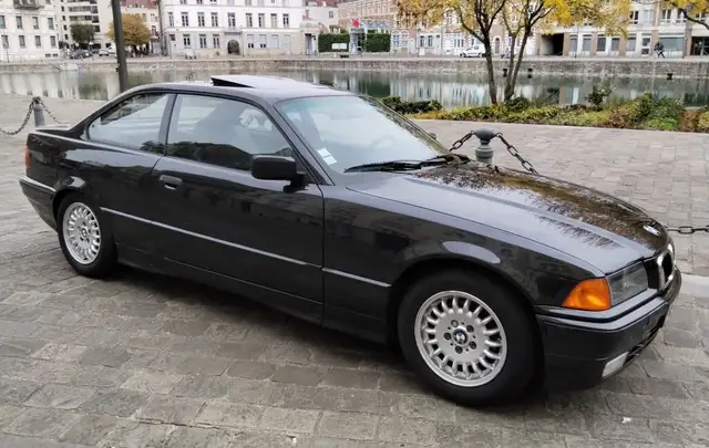 BMW 325 E36 325 i Coupé BVA