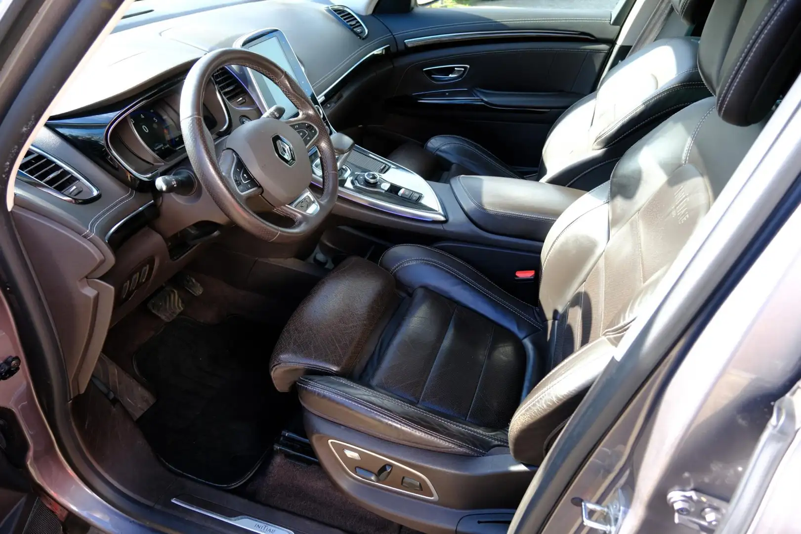 Renault Espace 1.6 TCe 200pk Initiale Paris 7-pers Aut. Leder|Nav Grijs - 2