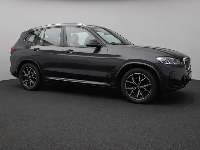 BMW X3 M view 4