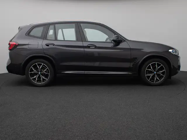 BMW X3 M view 5