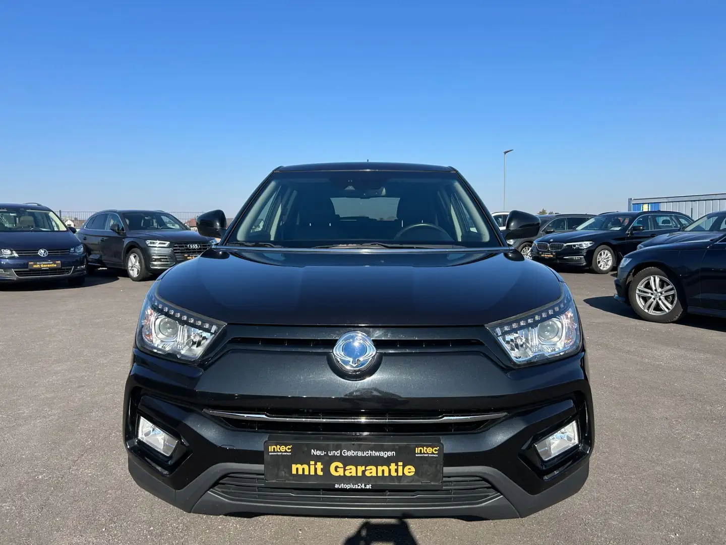 SsangYong Tivoli 1,6 2WD Austria Edition Aut. Schwarz - 2