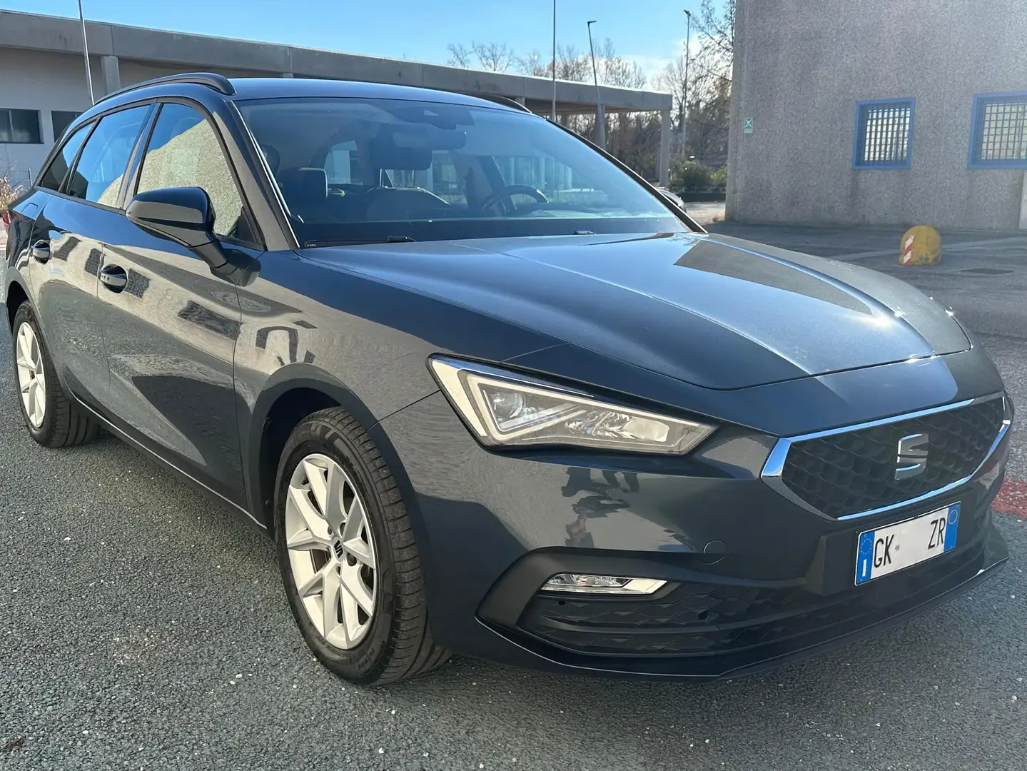 SEAT Leon Leon IV  Sportstourer1.5 etsi Business 150cv dsg Grigio - 2