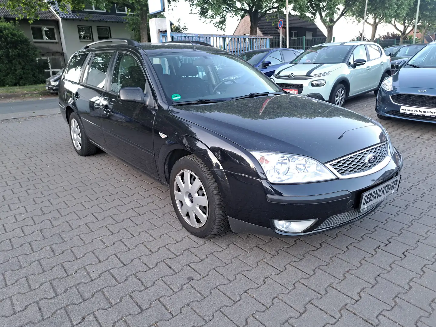 Ford Mondeo 1.8 Turnier Ambiente Noir - 1