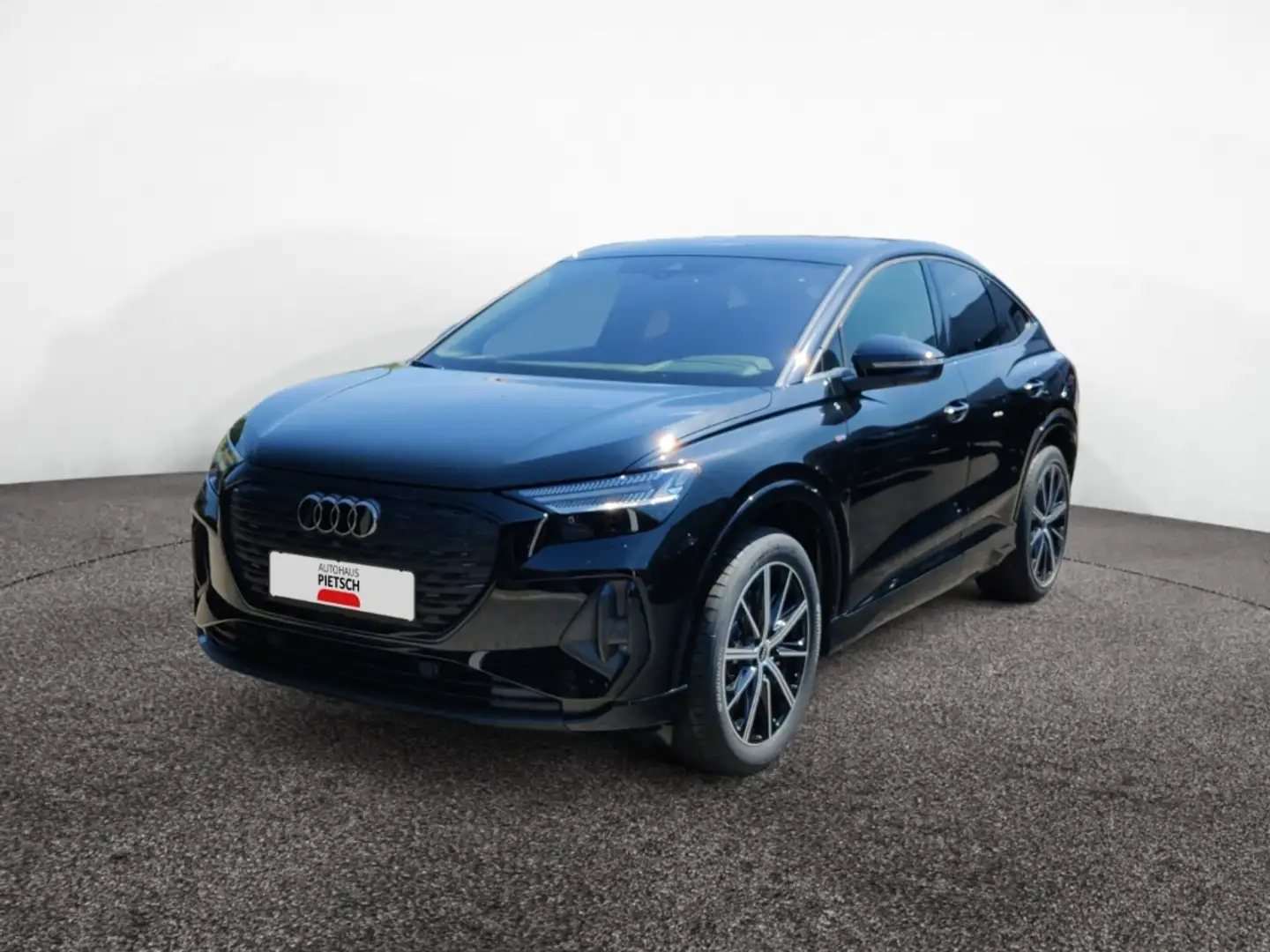 Audi Q4 e-tron Sportback 45 quattro S line Matrix AHK Schwarz - 2