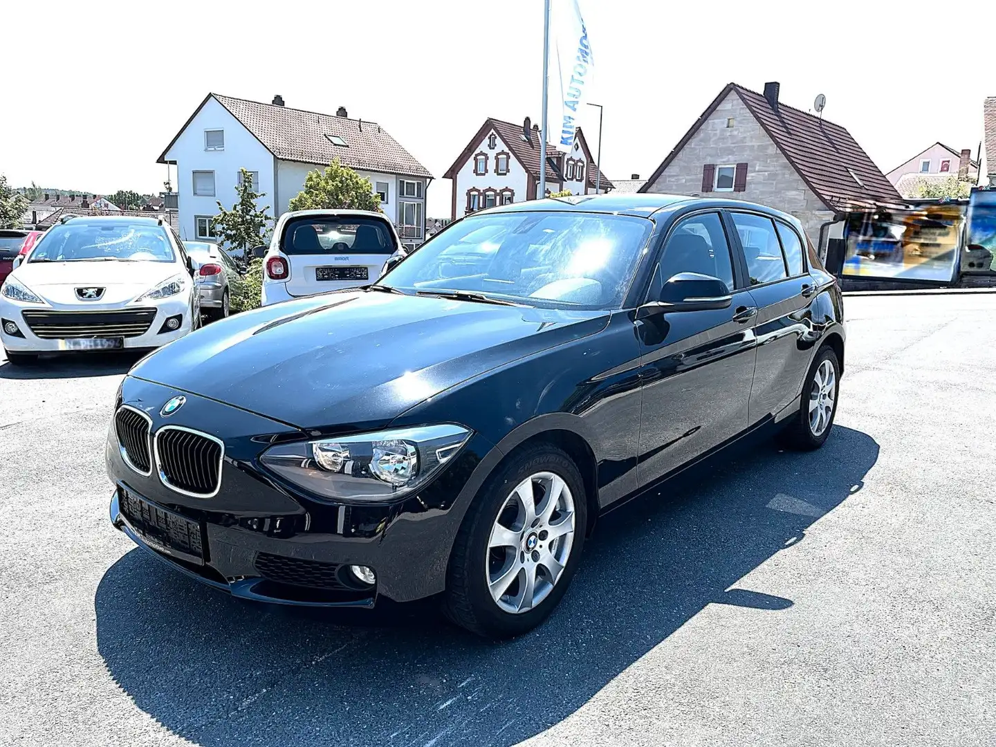 BMW 116 Baureihe 1 Lim. 5-trg. 116i"TOP"PDC/KLIMAAUT Schwarz - 1